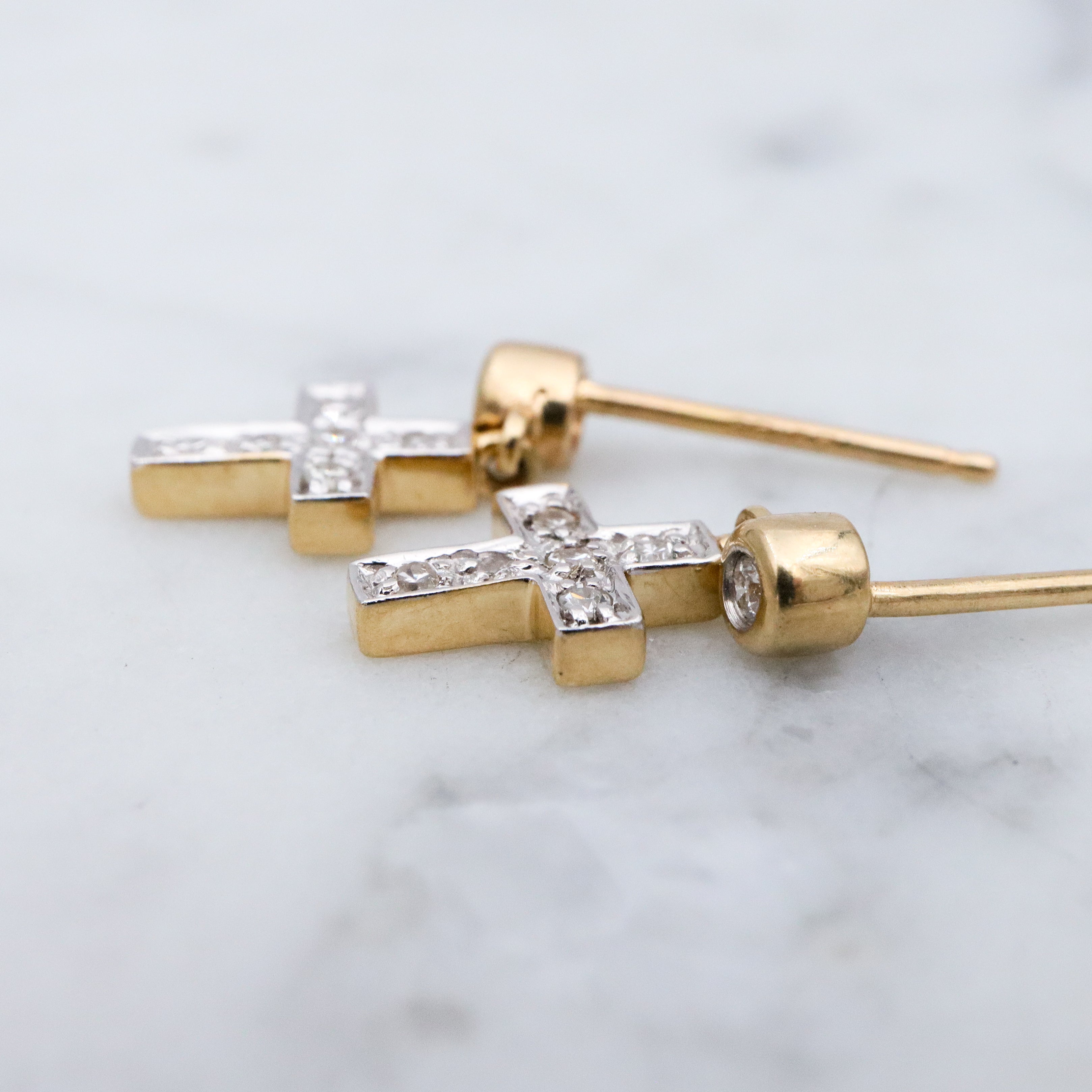 Vintage 14k gold petite cross earrings